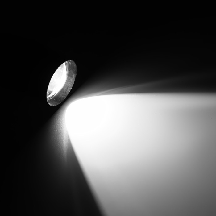 Фонарь ручной аккумуляторный, 7 Вт, 200 лм, Т6, zoom, 1200 мАч, 3 режима, 12 x 3.5 см Фонарь ручной аккумуляторный, 7 Вт, 200 лм, Т6, zoom, 1200 мАч, 3 режима, 12 x 3.5 см