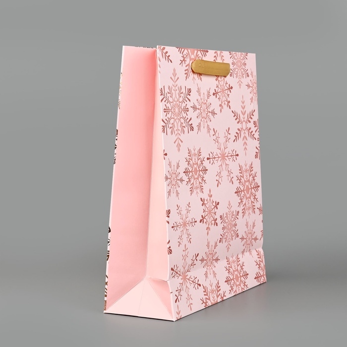 Пакет подарочный новогодний ламинированный «Вьюга», тиснение, M 30 х 26 х 9 см, Новый год Пакет подарочный новогодний ламинированный «Вьюга», тиснение, M 30 х 26 х 9 см, Новый год