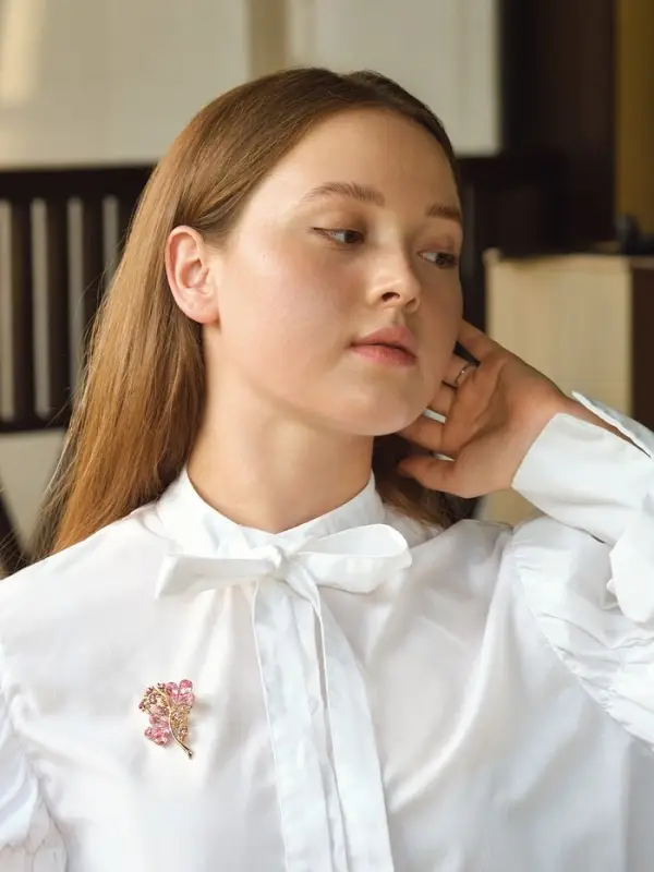 Брошь &laquo;Цветок Трилистник&raquo;, розовая в золоте