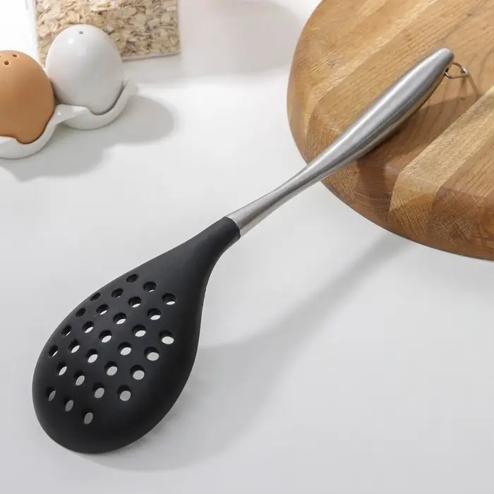 Шумовка Titan, нержавеющая сталь, TPR Шумовка Titan, нержавеющая сталь, TPR