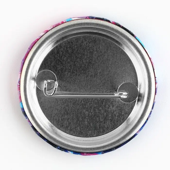 Значок закатной «Девочка в маске», d = 38мм Значок закатной «Девочка в маске», d = 38мм