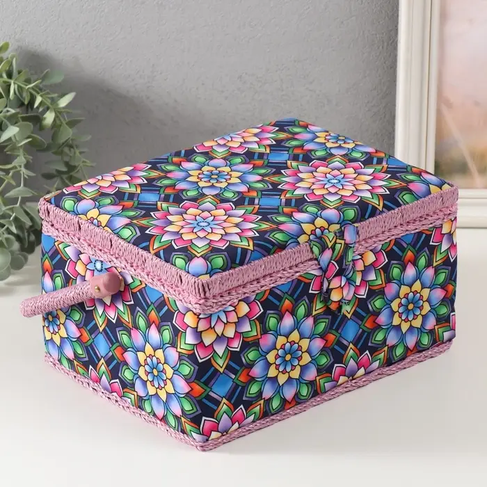 Шкатулка для рукоделия и шитья &laquo;Цветы калейдоскопа&raquo;, хранение ниток, иголок, мелочи, 19&times;26&times;14.5 см