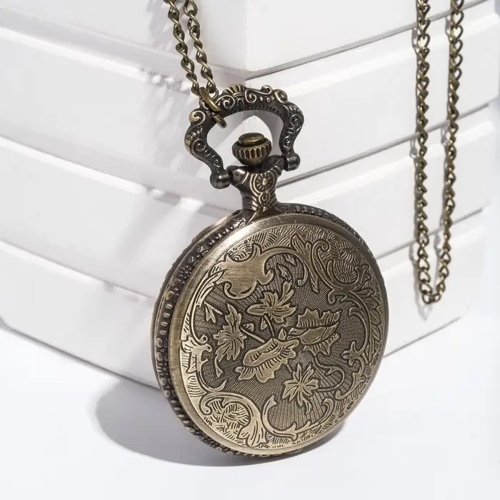 Часы карманные &laquo;Тройка лошадей&raquo;, кварцевые, d=4.5 см, цепочка 37 см