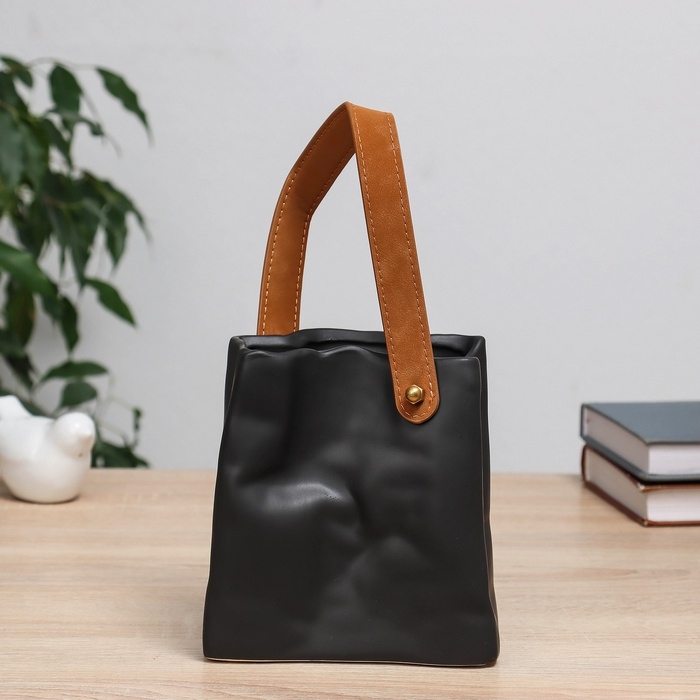 Ваза керамика настольная Ваза керамика настольная "Пакет" черный, 14х3,5х14 см