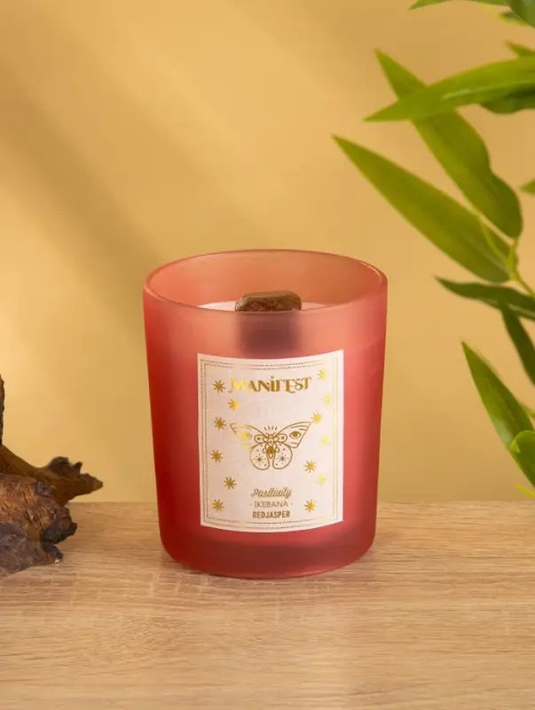 Свеча в стекле с камнем Manifest икебана 200 гр соевый воск Свеча в стекле с камнем Manifest икебана 200 гр соевый воск