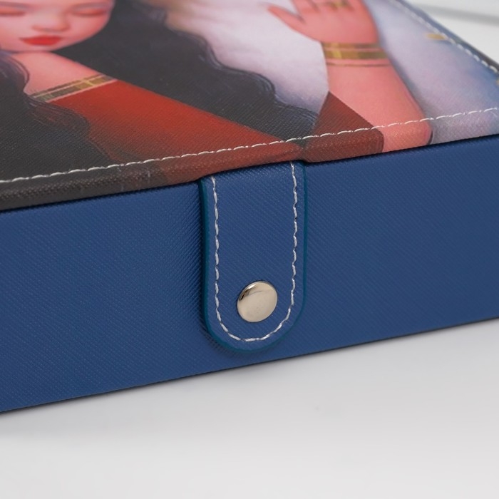 Шкатулка кожзам для украшений с зеркалом  Шкатулка кожзам для украшений с зеркалом "Девушка с хаски" 15х21,5х5,5 см