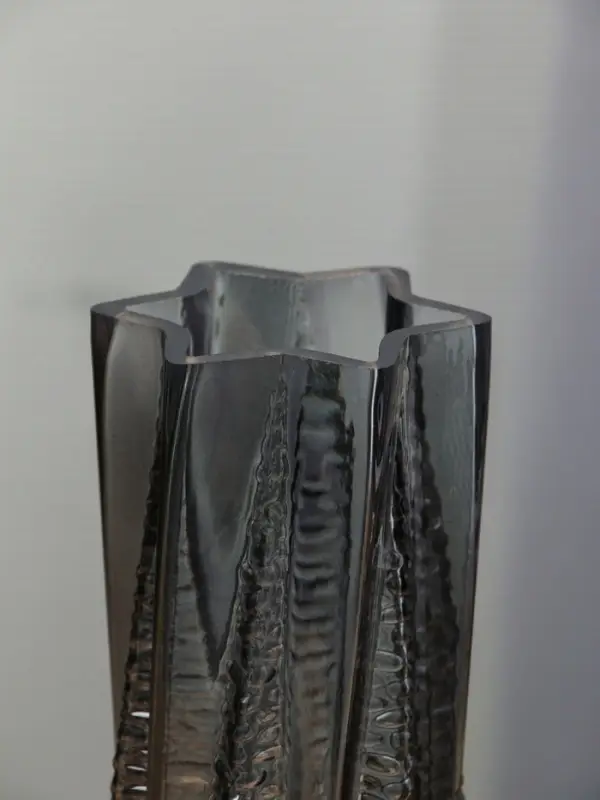 Ваза стекло настольная  Ваза стекло настольная "Флоранс" 25х11х9 см, серый