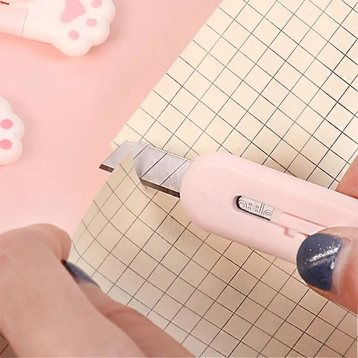 Нож канцелярский &laquo;Лапка&raquo;, лезвие 9 мм, пластик, МИКС