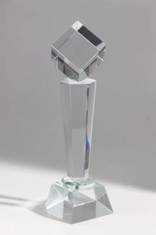 Стела стеклянная &laquo;Куб&raquo;, 7&times;7&times;25 см