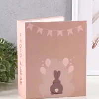 Фотоальбом "Зайка" 200ф 10X15см, ПП карм. Фотоальбом "Зайка" 200ф 10X15см, ПП карм.