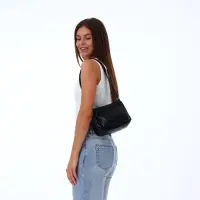 Сумка женская, кросс-боди, средний размер, на молнии, 20&times;8.5&times;15 см, чёрная