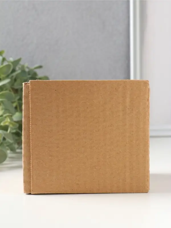 Сувенир керамика "Девушка-ангел в белом платье, с белой розой в ладонях" 11,3х10х9,8 см