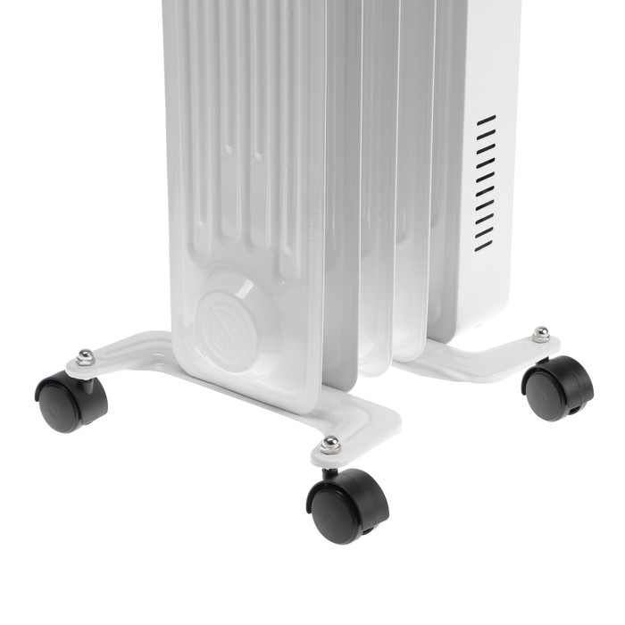 Обогреватель Centek CT-6221-5, масляный, напольный, 1000 Вт, 12.5 м², 5 секций, бело-чёрный Обогреватель Centek CT-6221-5, масляный, напольный, 1000 Вт, 12.5 м², 5 секций, бело-чёрный