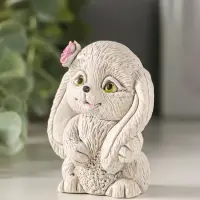 Статуэтка "Кролик с цветком" 7х5х4 см, серый