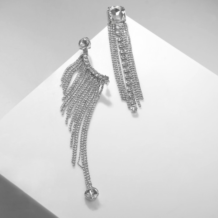 Серьги висячие со стразами «Водопад» асимметрия, цвет белый в серебре, 16,5 см Серьги висячие со стразами «Водопад» асимметрия, цвет белый в серебре, 16,5 см