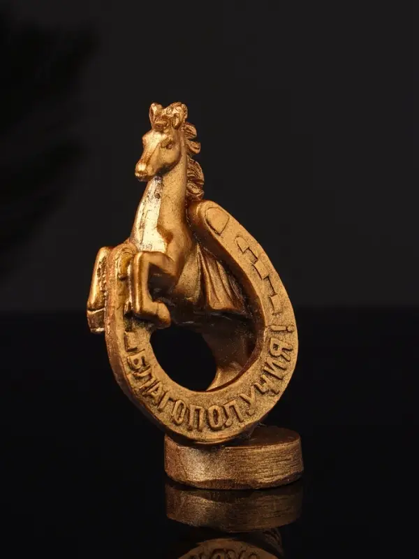 Фигура "Конь с подковой" 10х6х4 см, бронза