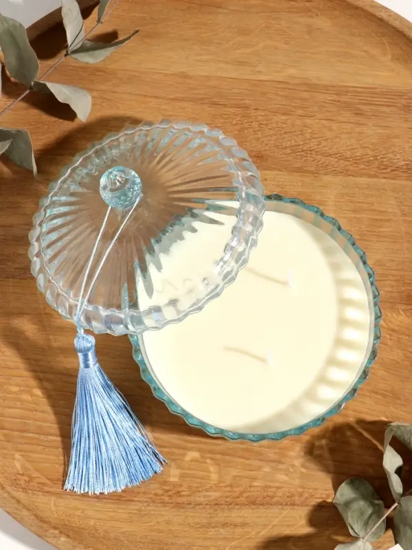 Свеча ароматическая в шкатулке Свеча ароматическая в шкатулке "Голубая" 3 фитиля аромат колокольчики 13,3х13,3х9,5 см