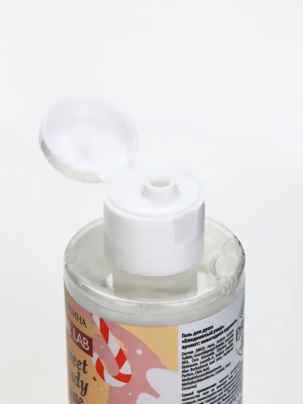 У_Winter Melody Набор в треугольной HNY, 3 геля для душа по 100 мл (10872543) У_Winter Melody Набор в треугольной HNY, 3 геля для душа по 100 мл (10872543)