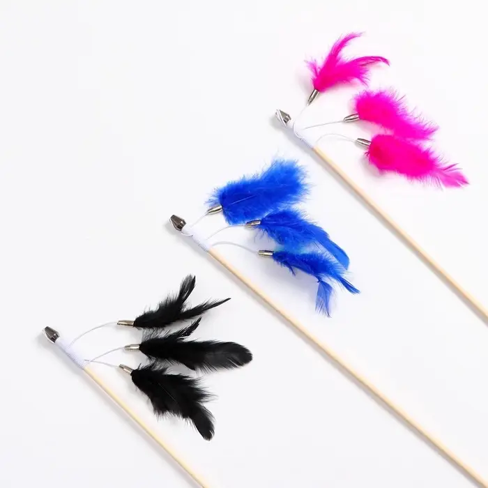 Дразнилка - удочка &laquo;Салют из перьев&raquo;, на деревянной палочке, цвет МИКС