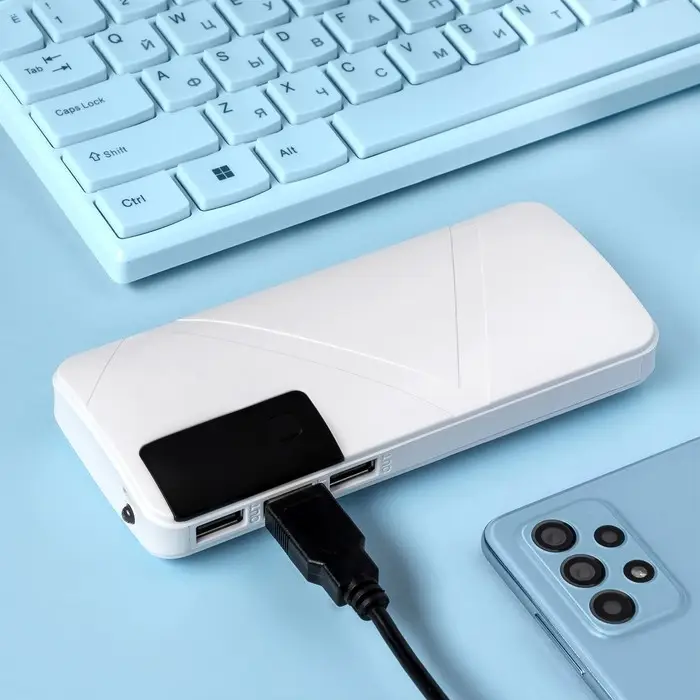 Внешний аккумулятор Luazon PB-05, 6000 мАч, 3хUSB, 2 А, дисплей, фонарик, белый