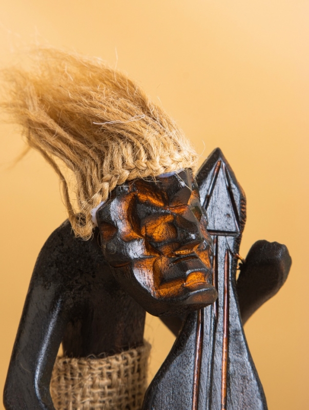 Сувенир Сувенир "Абориген с контрабасом" дерево, 12х11х18 см