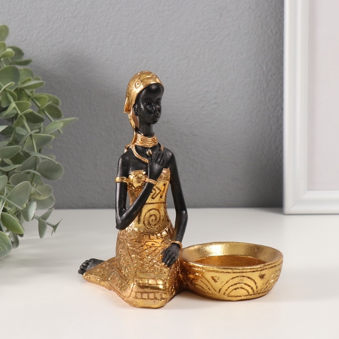 Сувенир полистоун подсвечник Сувенир полистоун подсвечник"Африканка Рудо в золотом платье у тазика"d=4 см 9,5х12,5х14 см