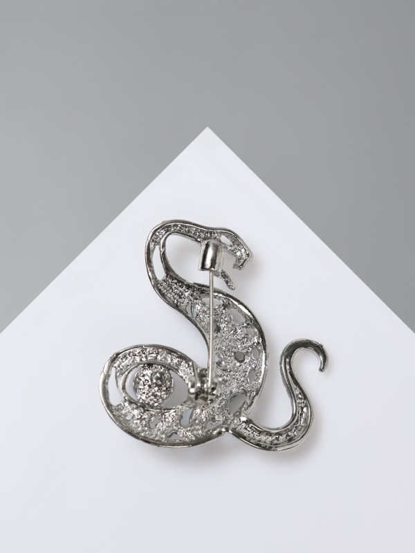 Брошь «Змея» с жемчужиной, цвет бело-зелёный в серебре Брошь «Змея» с жемчужиной, цвет бело-зелёный в серебре