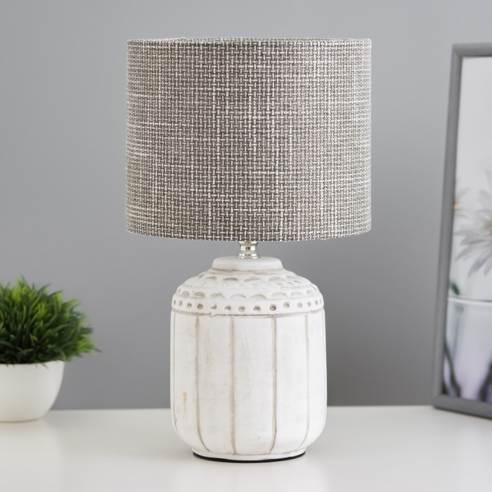 Настольная лампа Настольная лампа "Асни" Е14 40Вт бело-коричневый 19х19х32 см RISALUX