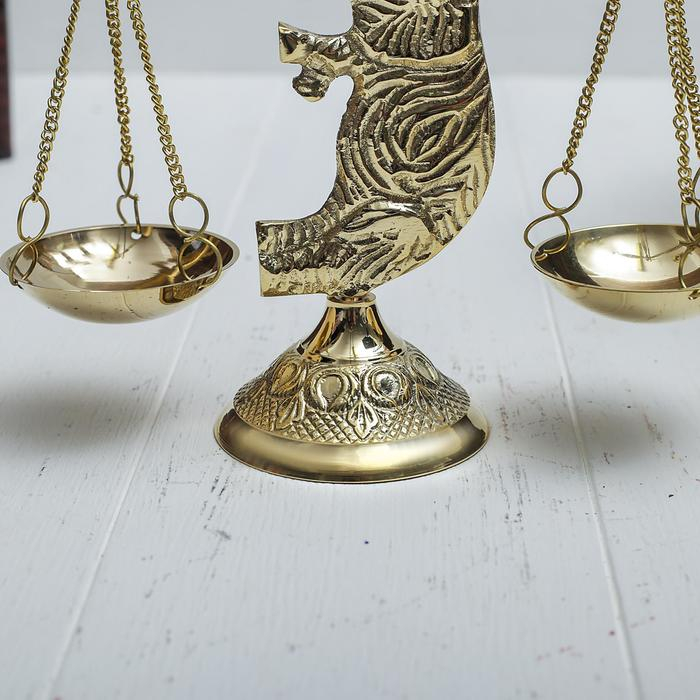 Подсвечник "Слон с чашей весов" 6,5х6,5х19 см