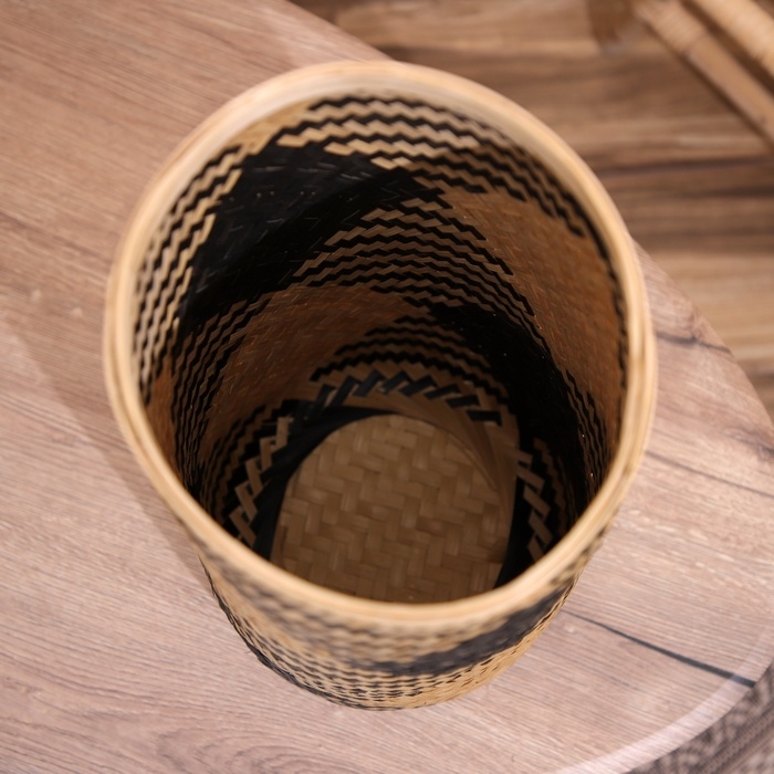 Корзина с крышкой плетёная, из бамбука 20х20х42 см Корзина с крышкой плетёная, из бамбука 20х20х42 см