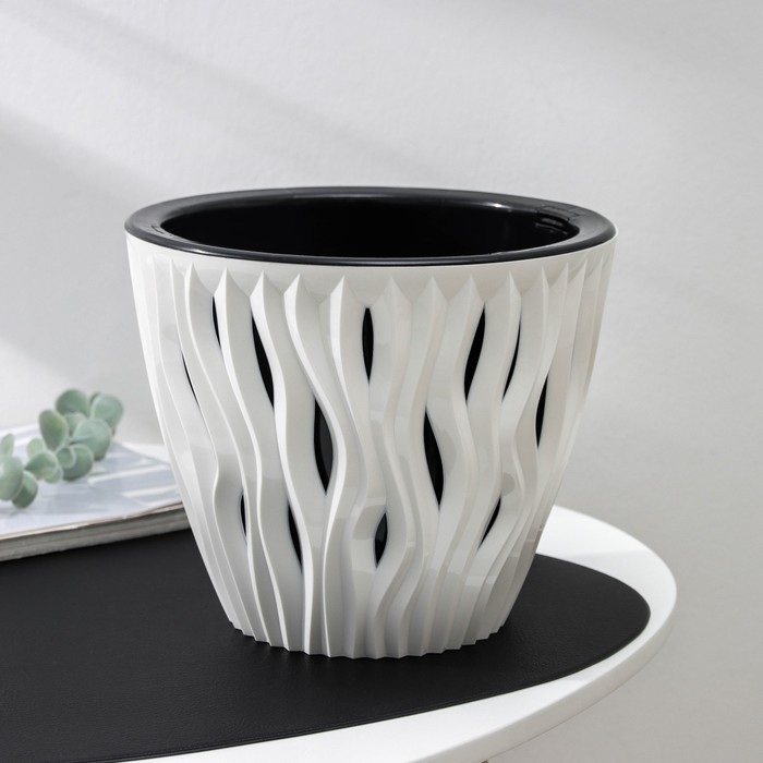 Кашпо для цветов со вставкой «Вдохновение», 4,5 л, цвет чёрно-белый Кашпо для цветов со вставкой «Вдохновение», 4,5 л, цвет чёрно-белый