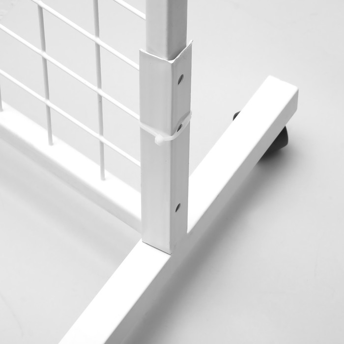 Сетка на колёсах, 100×200 см, размер ячейки 5,5×5,5 см, цвет белый Сетка на колёсах, 100×200 см, размер ячейки 5,5×5,5 см, цвет белый