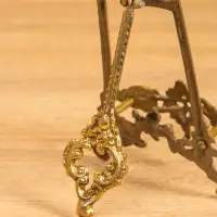 Мини мольберт "Трезубец" латунь 25х10х3 см Мини мольберт "Трезубец" латунь 25х10х3 см