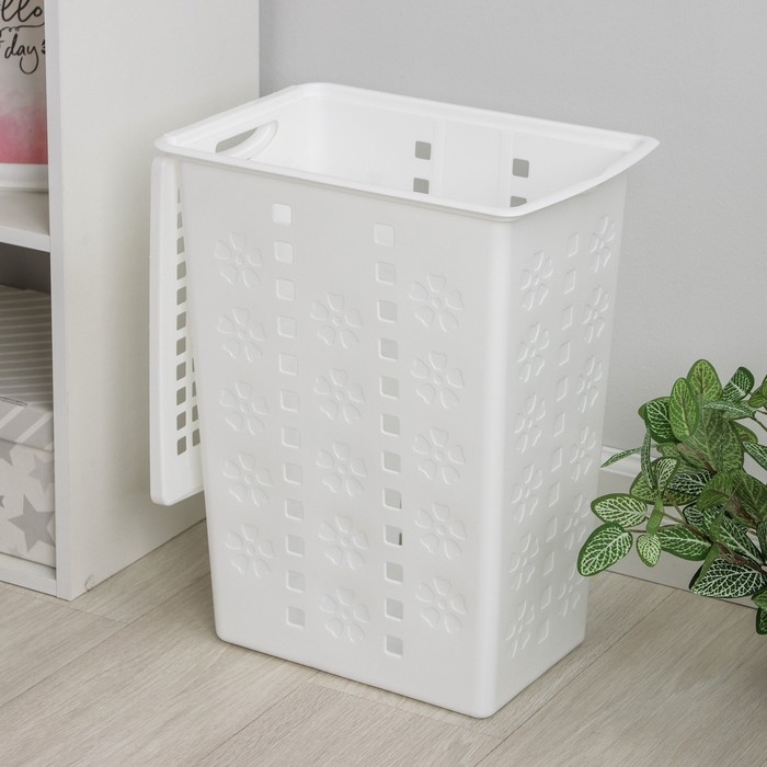 Корзина бельевая с крышкой «Виолетта», 30 л, 36×26,5×47,5 см, цвет белый Корзина бельевая с крышкой «Виолетта», 30 л, 36×26,5×47,5 см, цвет белый
