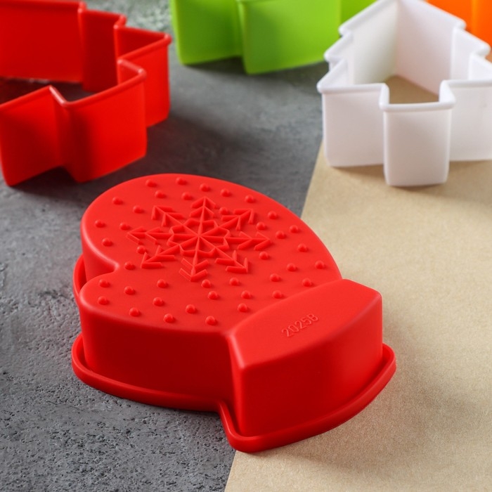 Набор для выпечки новогодний Доляна «Новогодняя», 6 предметов: форма для выпечки, набор форм для вырезания печенья 5 шт Набор для выпечки новогодний Доляна «Новогодняя», 6 предметов: форма для выпечки, набор форм для вырезания печенья 5 шт