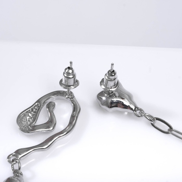 Серьги висячие со стразами «Звёздочка» со спиралью, цвет белый в серебре, 6,5 см