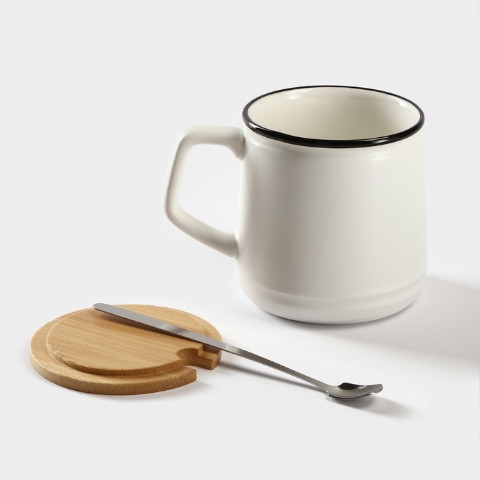 Кружка керамическаяс крышкой и ложкой Moon, 350 мл, цвет белый Кружка керамическаяс крышкой и ложкой Moon, 350 мл, цвет белый