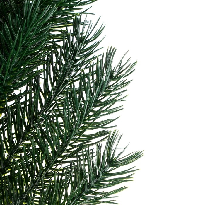 Декор &laquo;Ветвь пушистой ели&raquo;