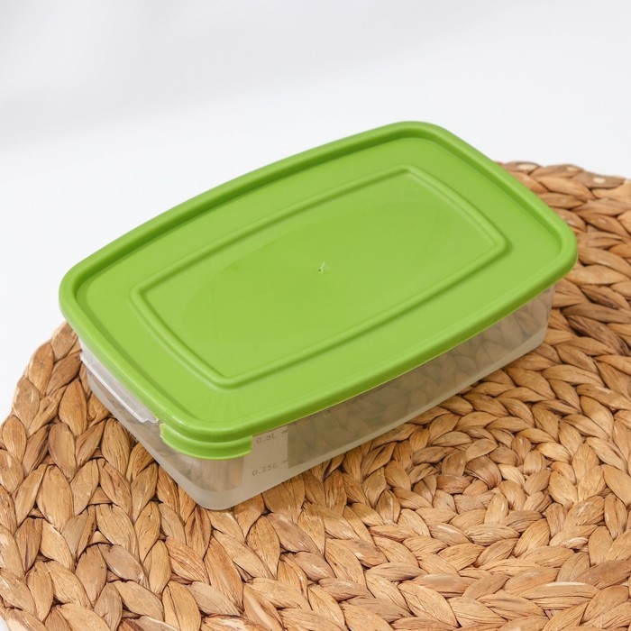 Контейнер пищевой «Каскад», 700 мл, цвет прозрачный, крышка МИКС Контейнер пищевой «Каскад», 700 мл, цвет прозрачный, крышка МИКС