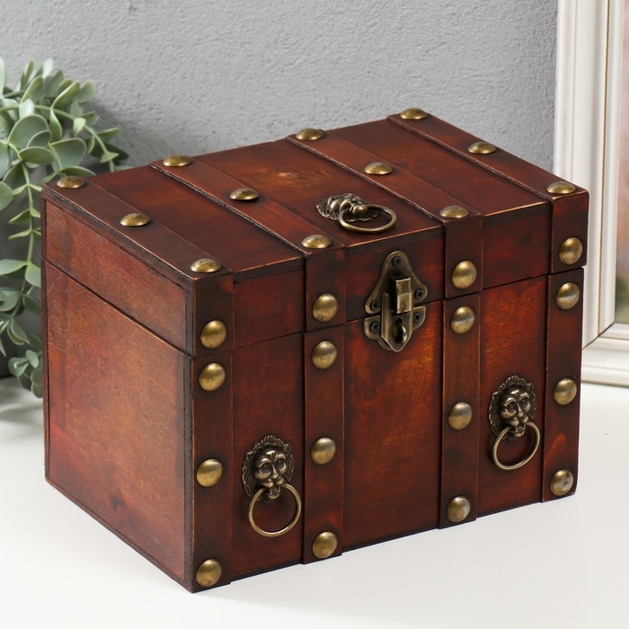 Шкатулка сундук дерево  Шкатулка сундук дерево "Лев. С заклёпками" коричневая 21,8х15,5х15 см