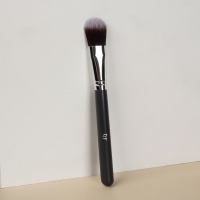 Кисть для макияжа «Brush GRAPHITE», 17 (± 1) см, цвет тёмно-серый/серебристый