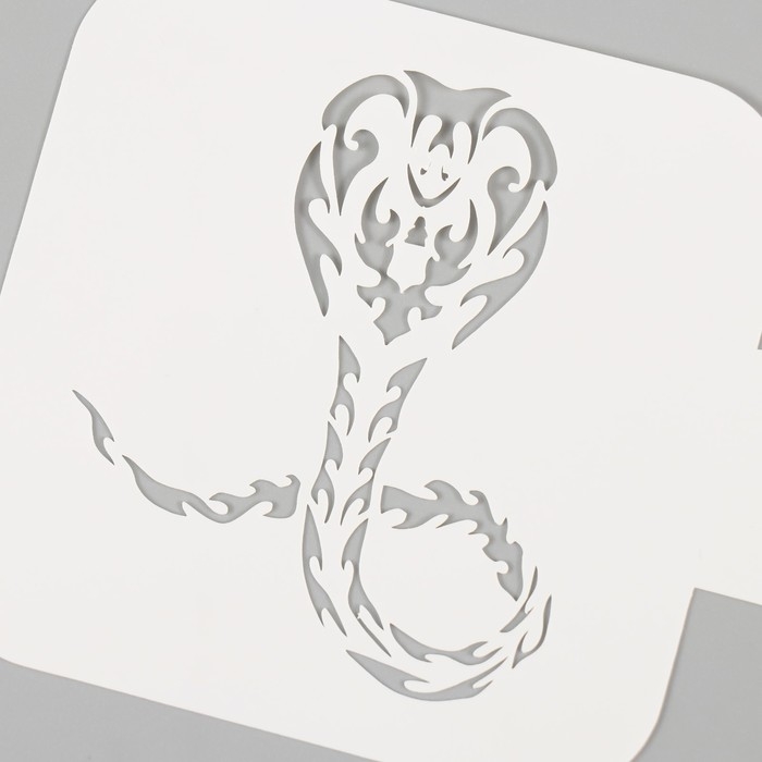 Трафарет новогодний пластиковый Трафарет новогодний пластиковый "Кобра", размер 9х9 см