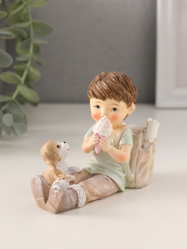 Сувенир полистоун Сувенир полистоун "Мальчишка с рюкзаком и щенком, ест мороженое" 9,5х5х8,5 см