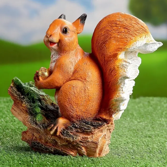 Садовая фигура из полистоуна «Белочка с орешком на пне», 25×12×23 см Садовая фигура из полистоуна «Белочка с орешком на пне», 25×12×23 см