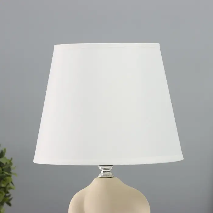 Лампа настольная RISALUX &laquo;Пузан&raquo;, 40 Вт, Е14, бежевая, 19.5&times;19.5&times;34 см