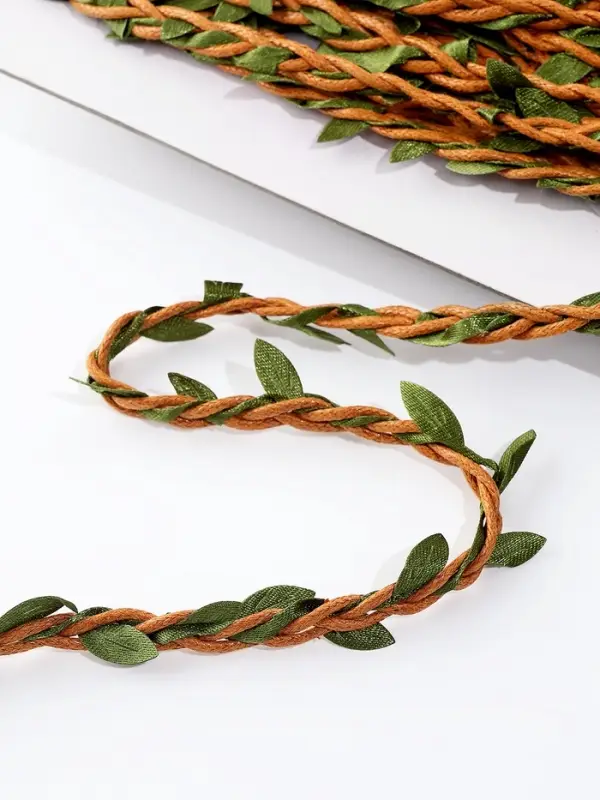 Тесьма плетеная с листьями, 1 м Тесьма плетеная с листьями, 1 м