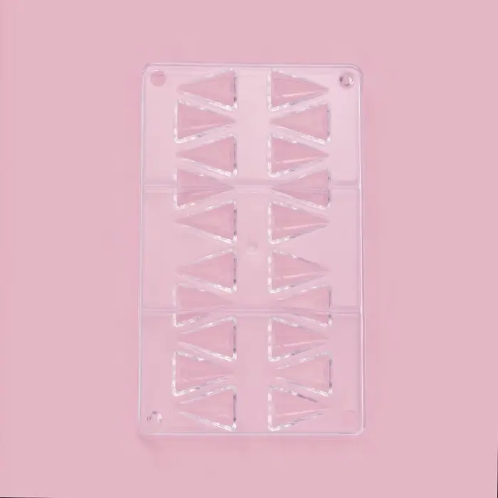 Форма для конфет и шоколада &laquo;Малый конус&raquo;, 20&times;12&times;2.5 см, 20 ячеек 2&times;3&times;1 см, пластик, прозрачная