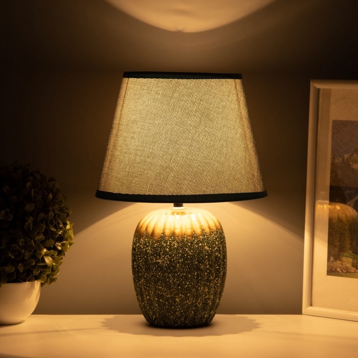 Настольная лампа с абажуром RISALUX «Нике», 1×Е14, 40 Вт, зелёный, 22×22×32 см Настольная лампа с абажуром RISALUX «Нике», 1×Е14, 40 Вт, зелёный, 22×22×32 см