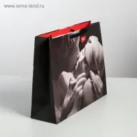 Пакет подарочный ламинированный, упаковка, &laquo;Love&raquo;, L 40&times;31&times;11.5 см