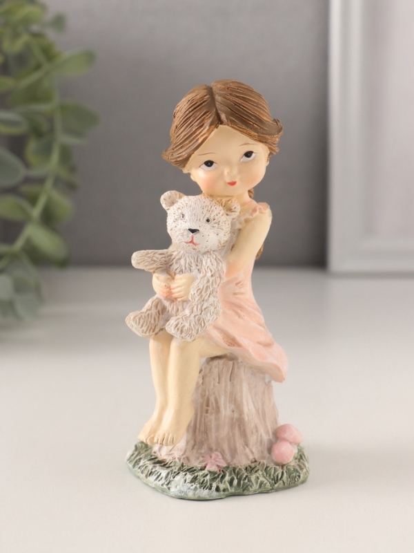 Сувенир полистоун Сувенир полистоун "Малышка в розовом платье с медвежонком, на пенечке" 6х6х12 см
